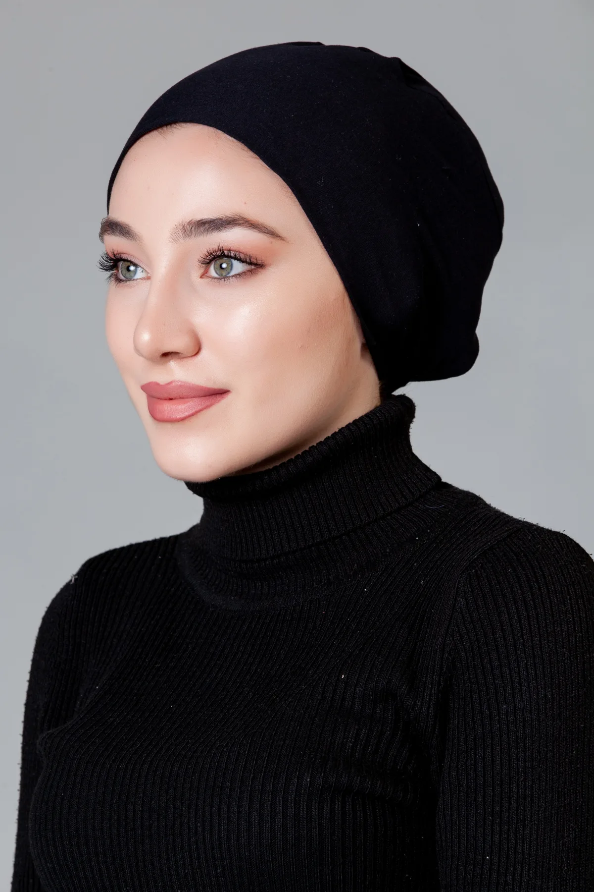 Siyah Bağcıklı Kaymayan Havuz Bonesi